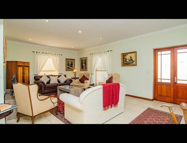 3 BEDROOM HOUSE FOR SALE IN SANDBAAI